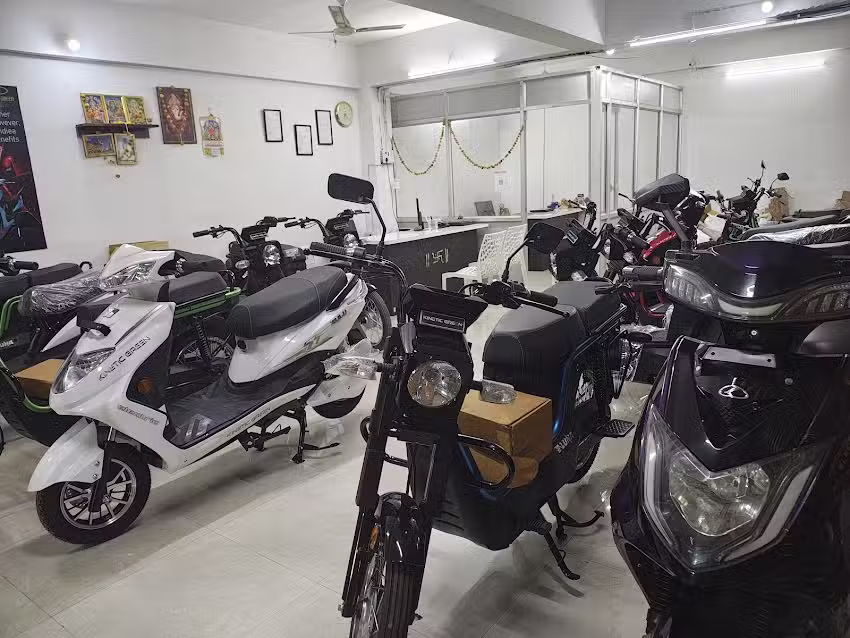 Aditya Motors kinetic Green Bidar