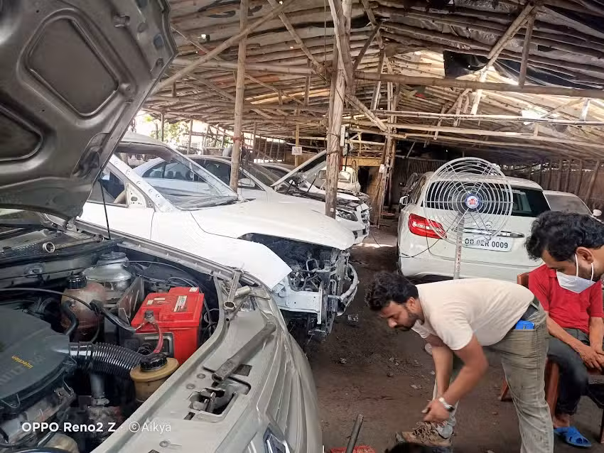 Aman Motor Works &ndash; Trusted Car Repair in Kolkata, Car Breakdown, Car Garage, Roadside Assistance