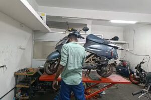 AR Praveen Two wheeler service center