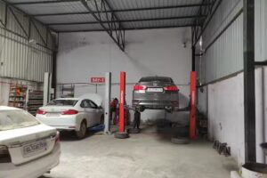Auto Mechanics | Car Repair Service | Dry Cleaning | Denting & Painting