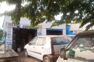 Badar car gyarege whithTowing van service