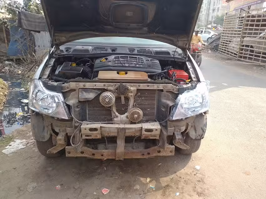 Car repairing and service (Jayanta Karmakar/bubai)