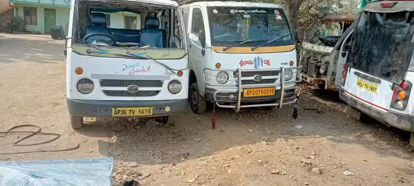 Car tinkering and dent repair service