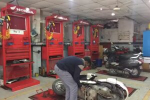 Cargo service station