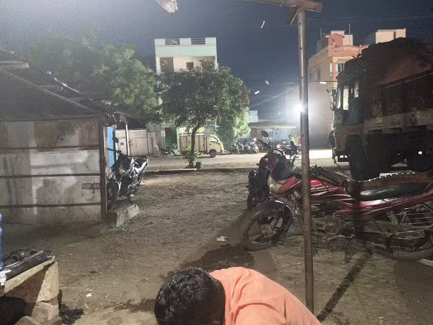 Chandhra Lorry garage