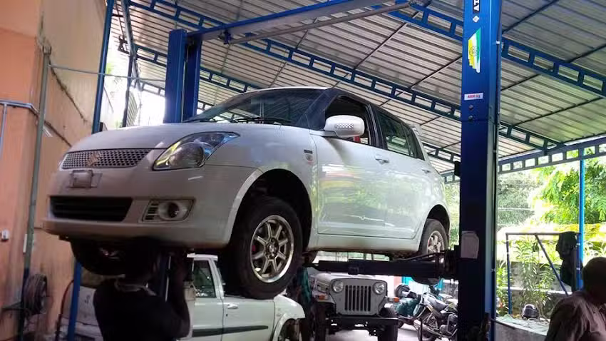 Davy&rsquo;s Auto Garage