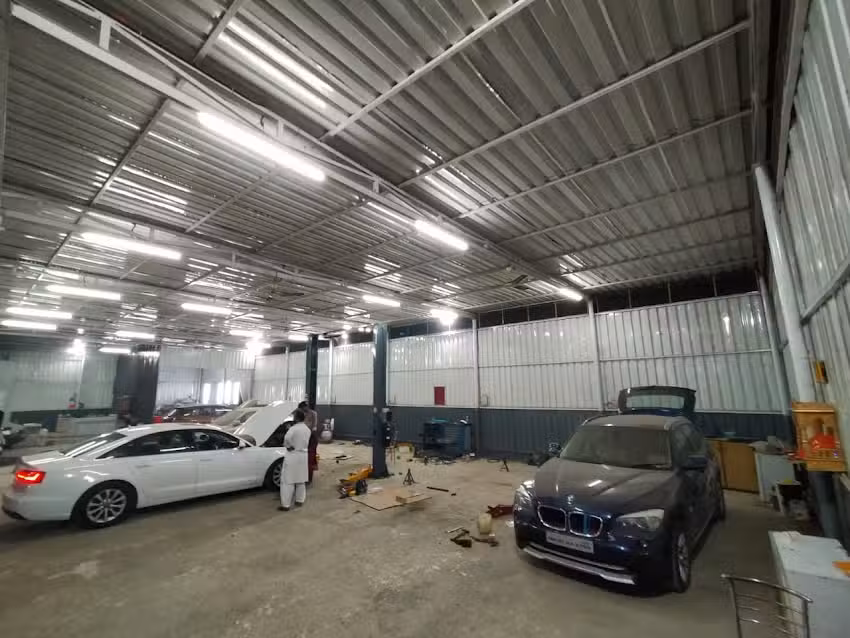 EiastMann Mechanics &ndash; Best Car Service and Repair | Car Garage | Car Service Center Wakad | Best Car Mechanic