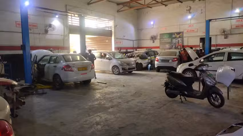 Fidato Car Services (No.1 Multi-Brand Car Service Centre in Noida)