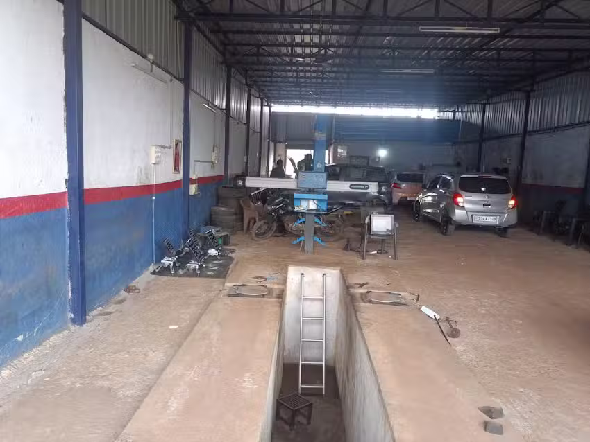 KARTHEEK WHEEL TECH AND MULTY BRAND CAR WORK SHOP