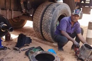 Lorry mechanic లారీ మెకానిక్3