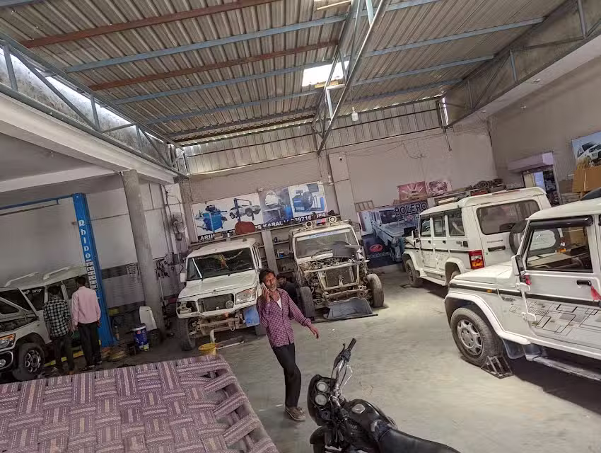 MAHINDRA Arihant Motors