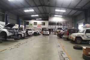 Mahindra Automotive Manufacturers – SUV & Commercial Vehicle Showroom