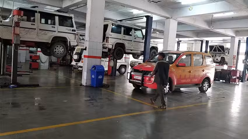Mahindra Autoworld Service Center
