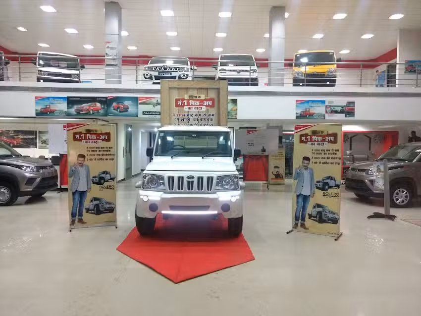 Mahindra Cars showroom & Workshop