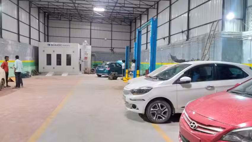 Mahindra First Choice Service centre
