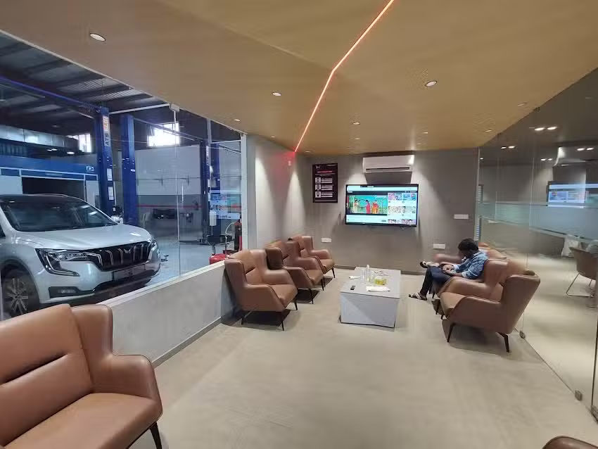 Mahindra Pioneer Auto World
