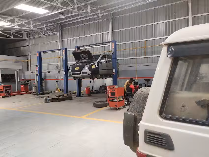 Mahindra Service Centre