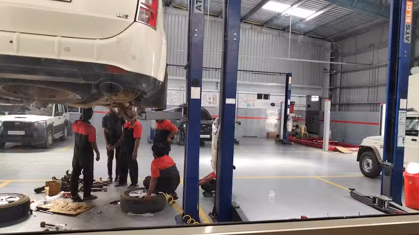 Mahindra Shah Motors Service center