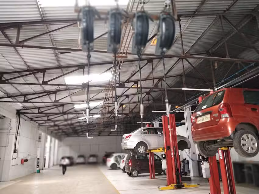 Maruti Suzuki Service (Velox Motors)