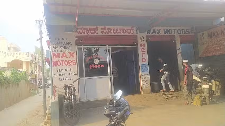 MAX MOTORS