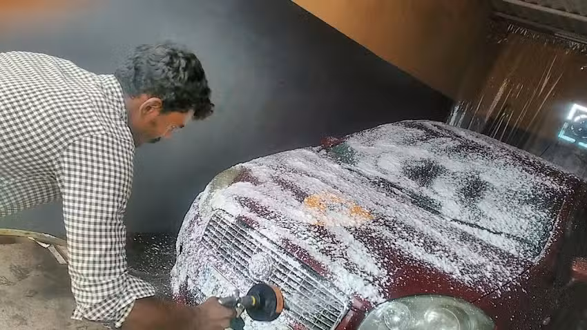 MECHANIC &ndash; CAR REPAIR CENTRE