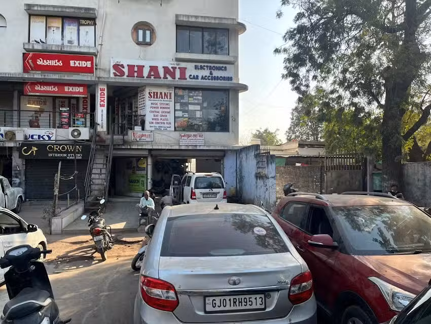 Munna Luhar Automobile