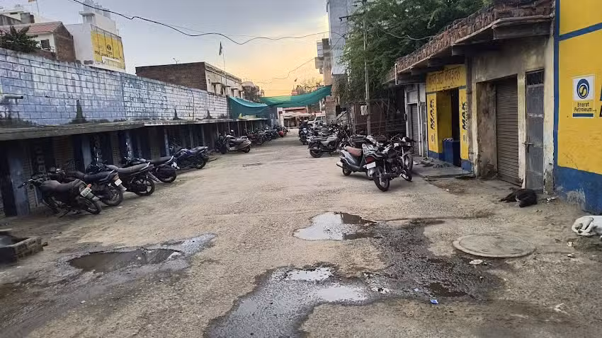 National motor Garage