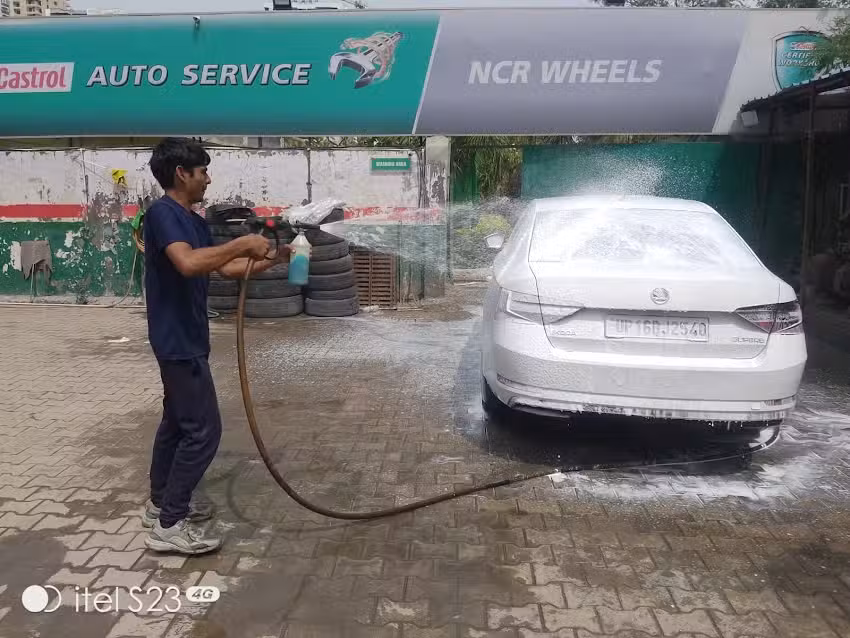 NCR WHEELS APNA GARAGE (Multibrand Car Workshop & Tyre Shop)