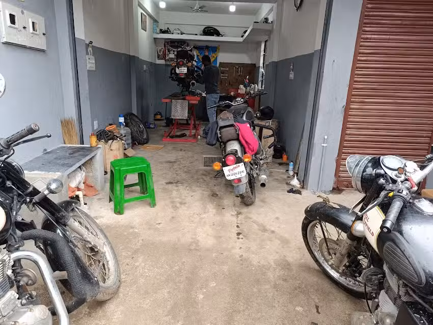 Pavan Enfield (Kalabairaweshvara Motors)