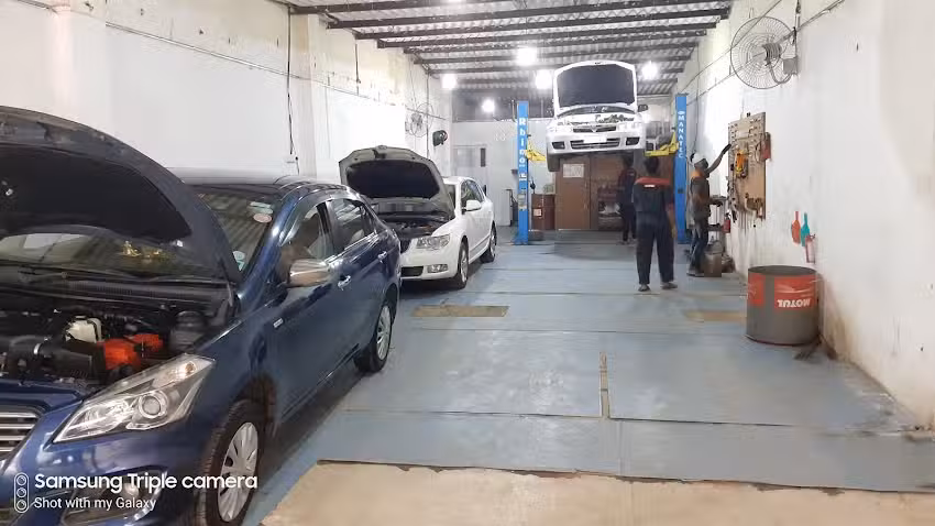 Pitstop &ndash; Platinum Motors Borivali