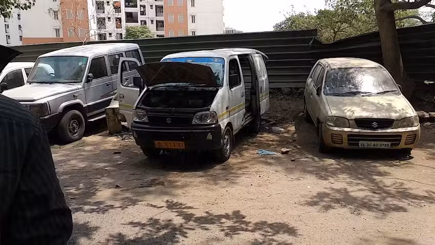 Radhe car repaier service center