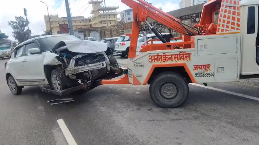 Road Assist 24&times;7 Mechanic on the way