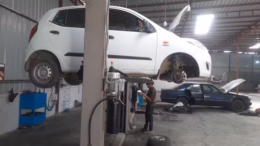 Roadsterguru &ndash; Car Service Center Greater Noida West