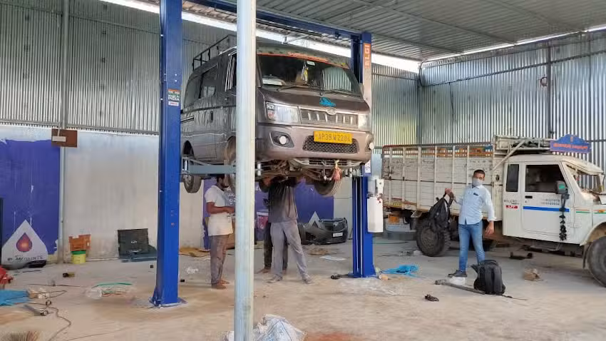 Sri venkatalakshmi car garage