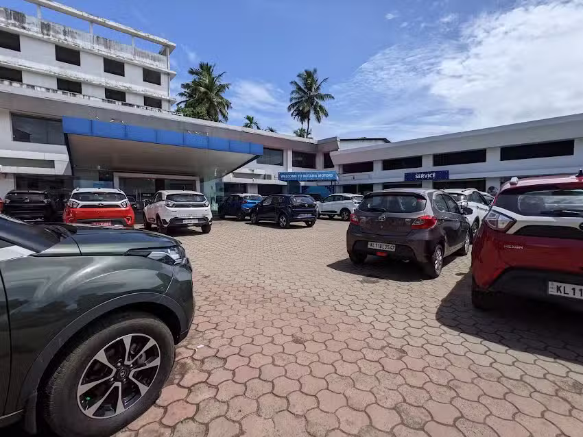 Tata Motors Cars Service Centre &ndash; Rotana Motor, Kannur Road