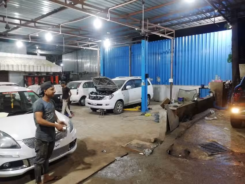 The Car Hospital Service Station