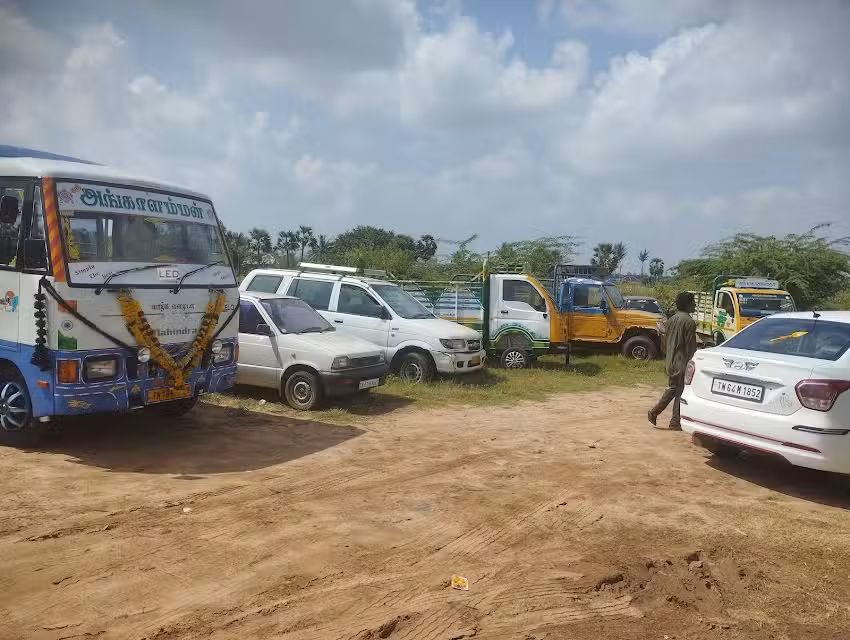 Thiyasri car workshop .