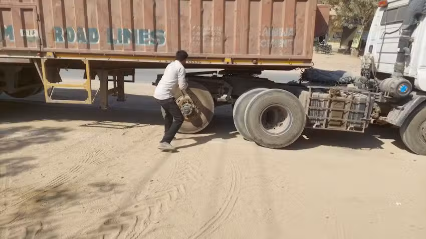 टायर पंचर सर्विस