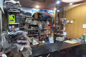 UP30 Multi Car Service Centre