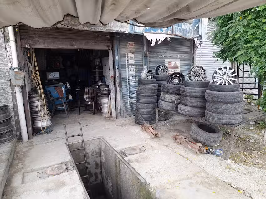 Vishwakarma Motor Hoshiarpur -Mechanical Works| Tyre Shop in Hoshiarpur
